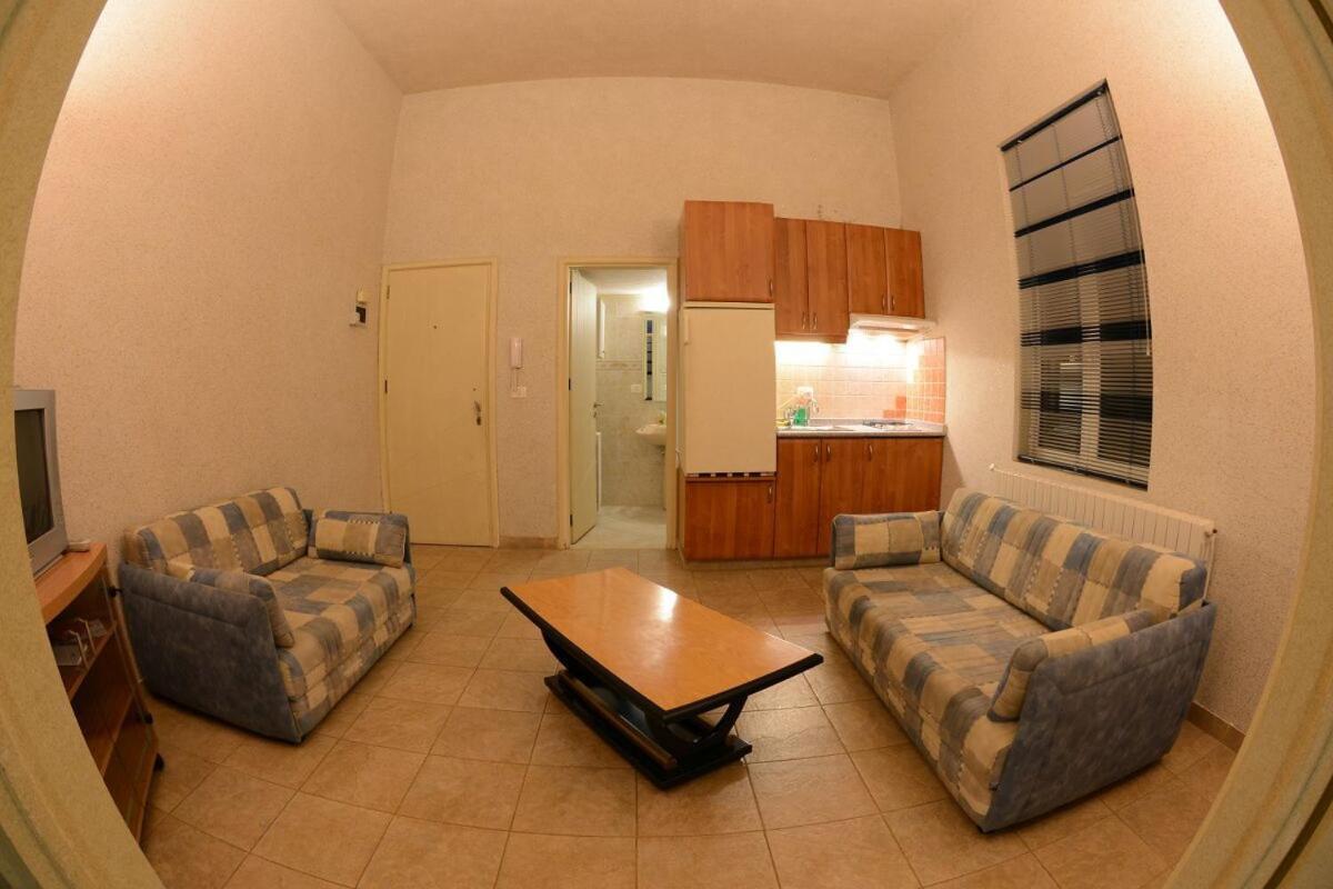 Bauhaus Chalets Apartment Bcharré Zimmer foto